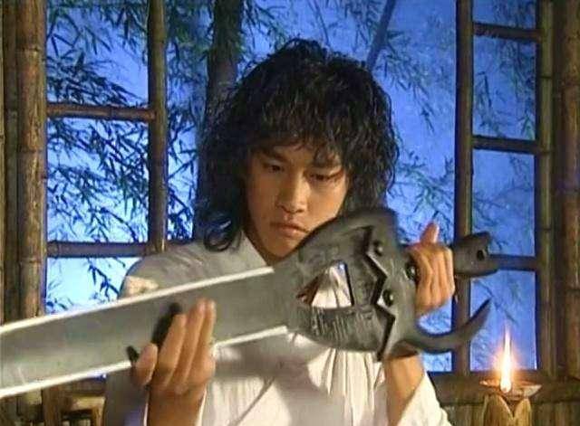 原创武侠剧中以神材铸成的八大神兵，火神刀垫底，雪饮刀用女娲石铸成