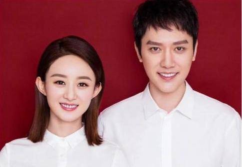 晓明赵丽颖现身街头,颖宝露脐装超瘦