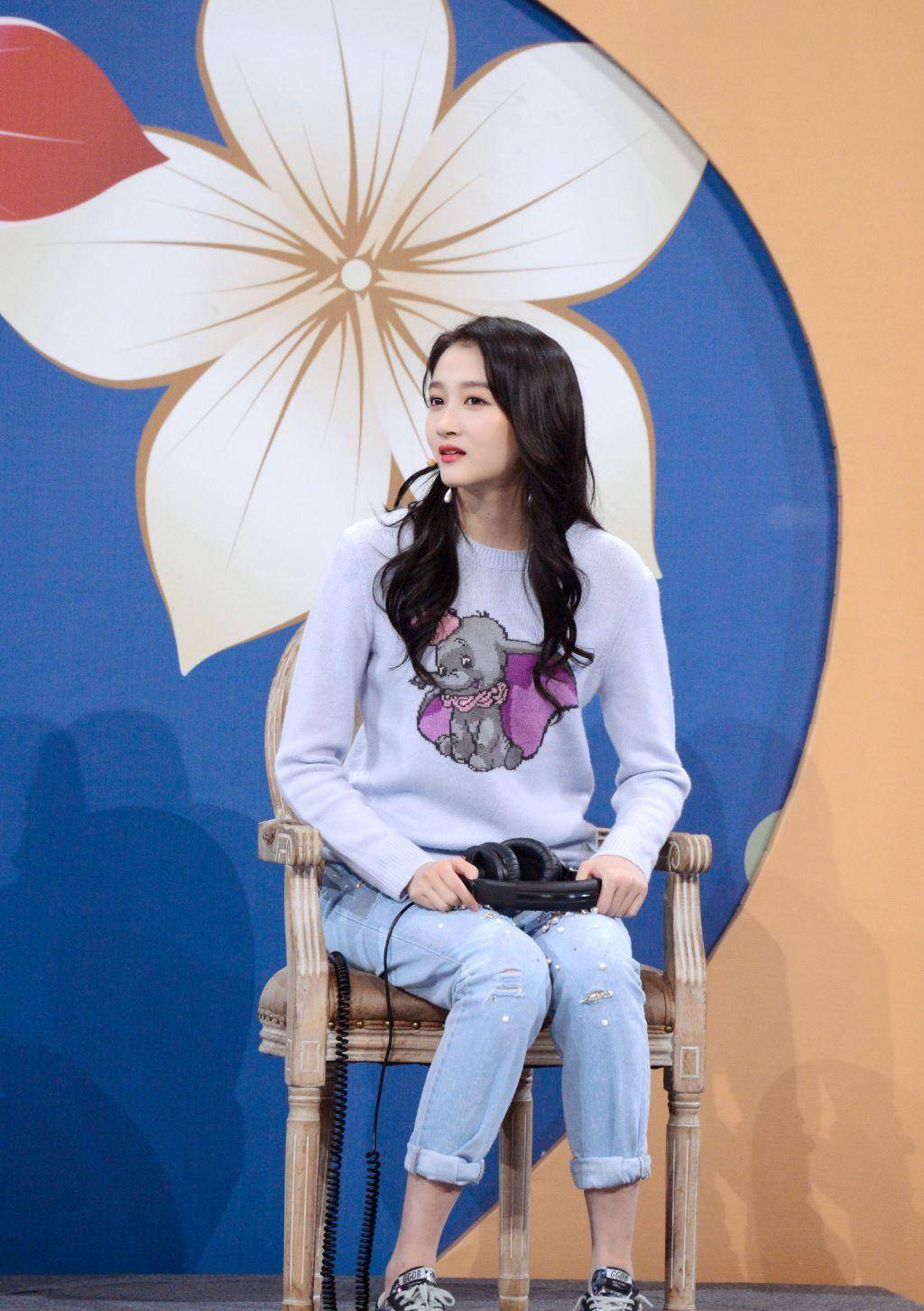 原创21岁关晓彤"舞女郎"造型太抢镜,穿民国装扮依萍,美成全场焦点