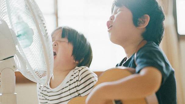 孩子|四个原因，其中一个可能是缺钙信号孩子腿疼不是小事