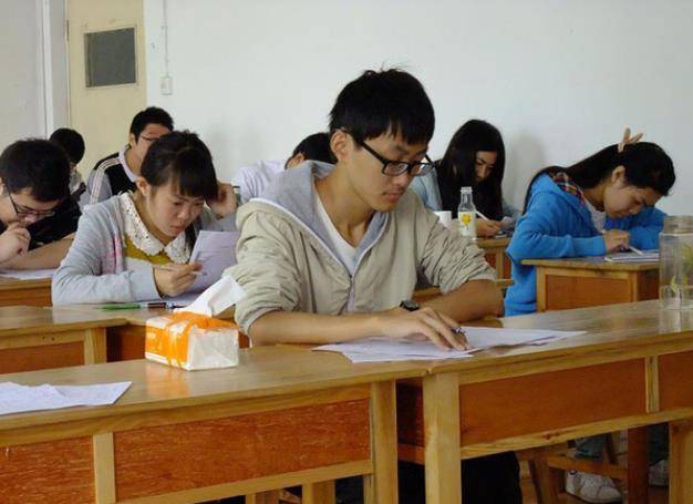 教育厅最新通知，高考学子迎来一个坏消息，家长欲哭无泪