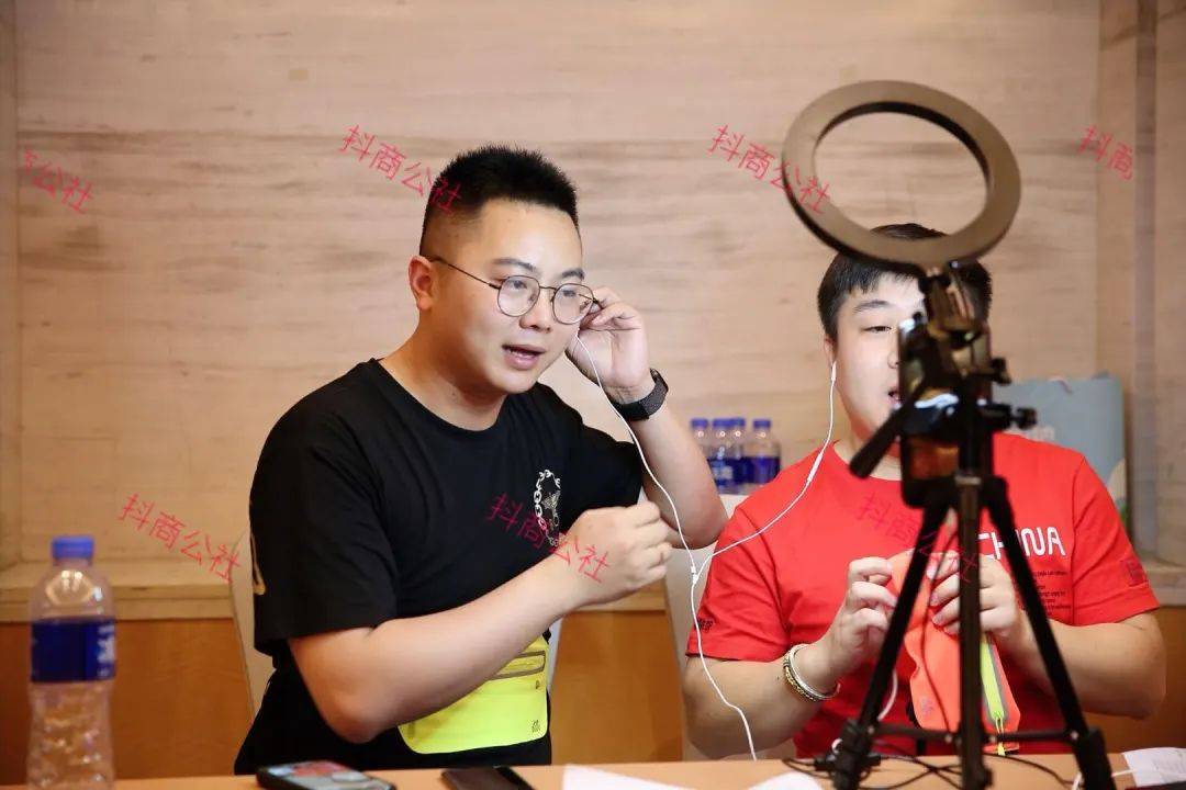 怎么复盘直播间评论 6abeb071f8bb41059f1c1b18d0b15ed1.jpeg