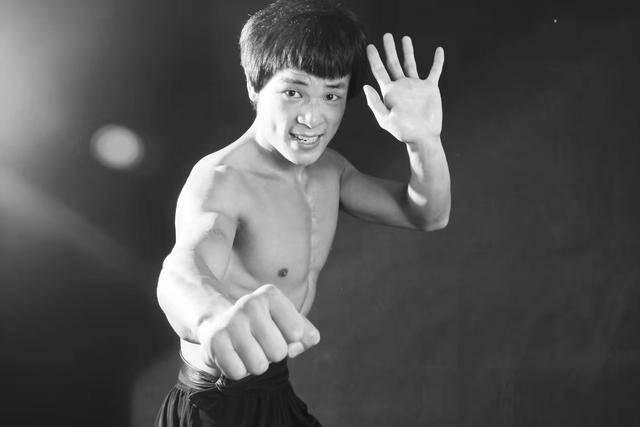 古力娜扎|现代李小龙炮轰九大男演员：个个都占古力娜扎便宜，数窦骁最主动