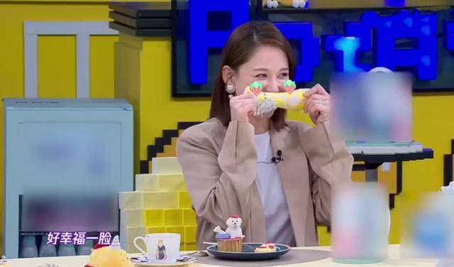 隔空|原创陈乔恩与男友分开100天，晒剧照梨花带雨，艾伦隔空表白传递思念