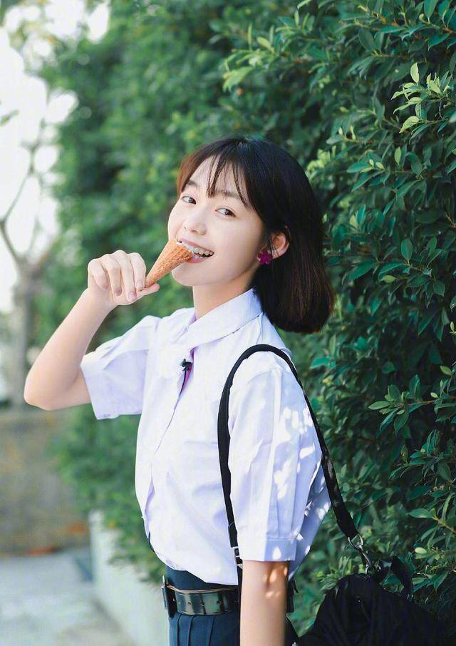 栩嘉|今年高考明星阵容强大，张子枫焉栩嘉被围观，何洛洛赵今麦受关注