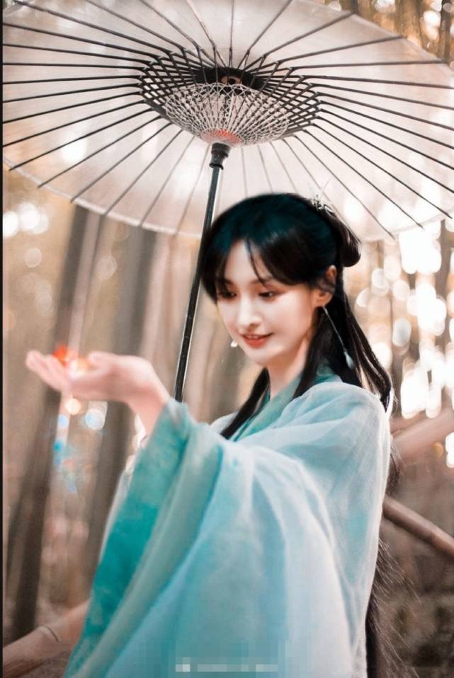 郑爽最新古装清新灵动,真就是小仙女了,让人太期待她新版小倩_作品