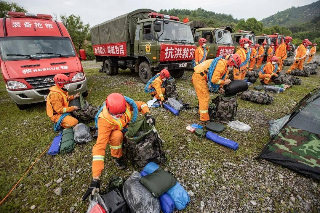 暴雨来袭 湖北消防勇当抗洪抢险主力军,国家队