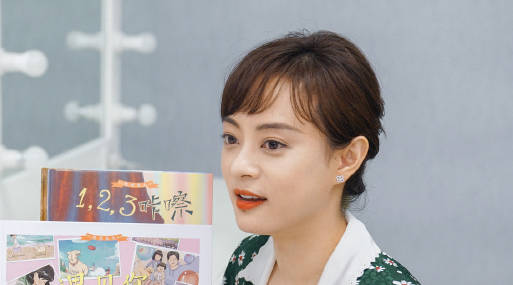 眼前一亮!孙俪久违长发造型曝光,穿碎花裙笑容温婉