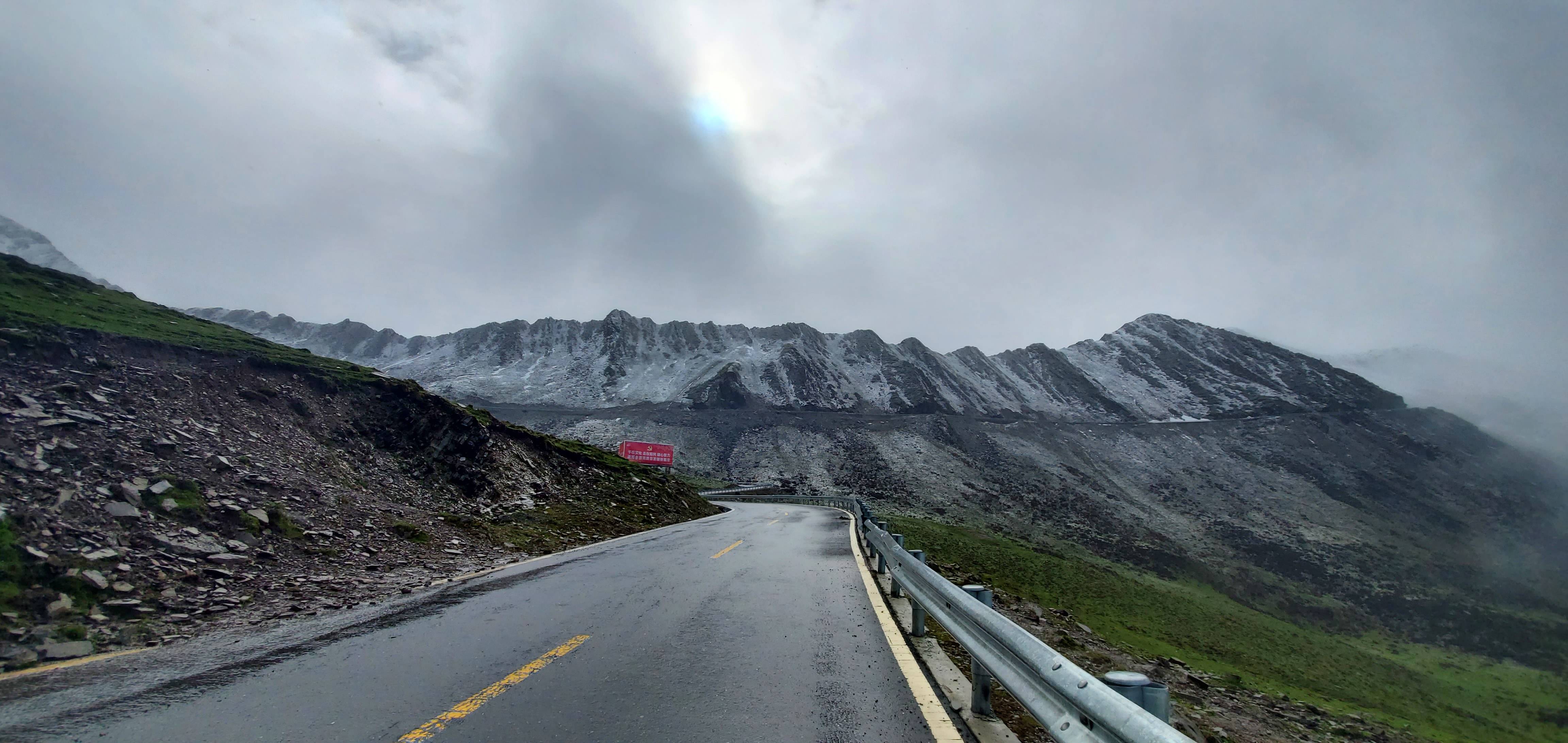 原创游记:此生必驾川藏线,318自驾全纪录之踏上红色的"大雪山"