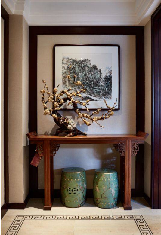 玄关挂人物背景画好不好