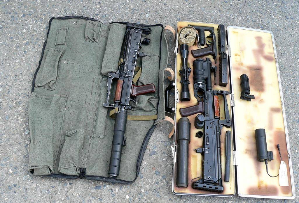 突击步枪/枪挂榴弹发射器 所有配件均可收纳在一个专用手提箱里,此外