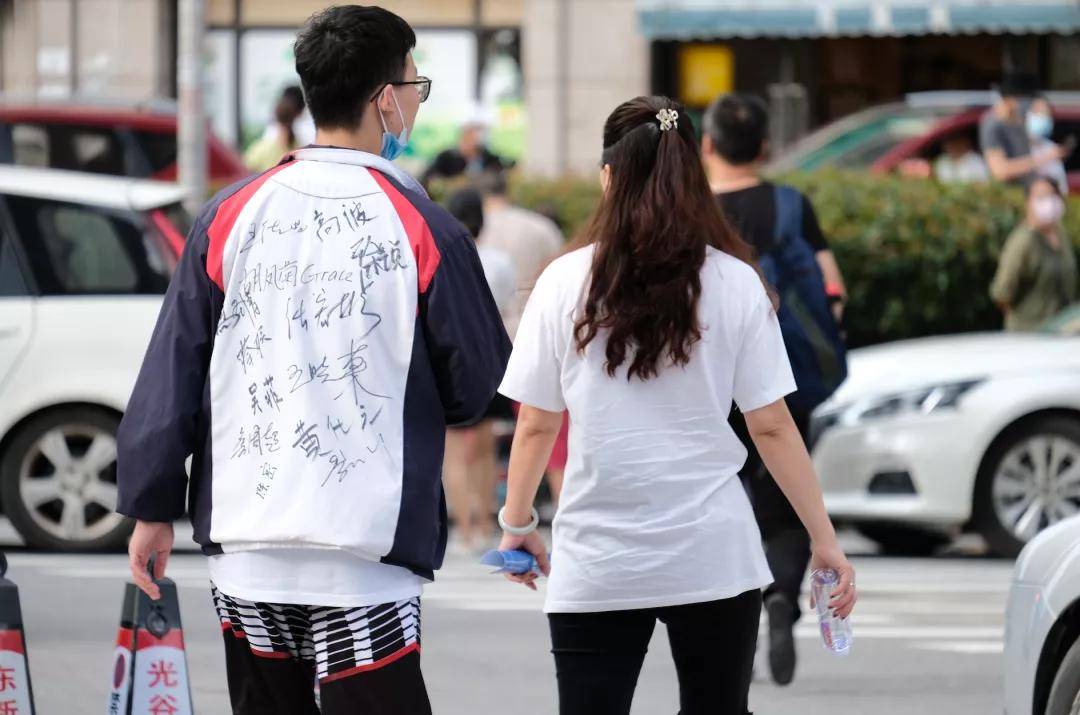 知识科普|相当真实！高考完，她哭着说出了假期规划！