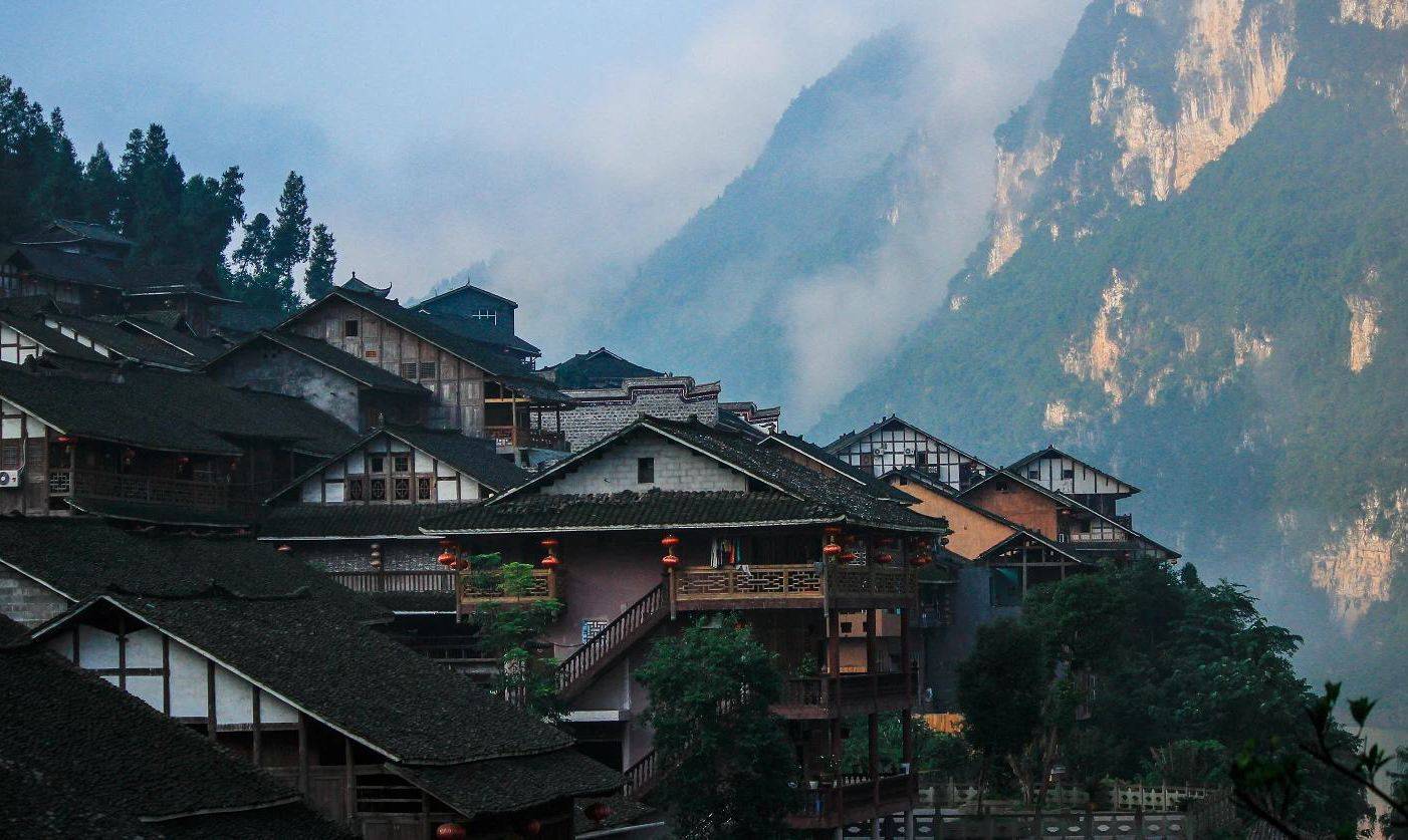 彭水全称彭水苗族土家族自治县,位于重庆市东南部的武陵山区,居乌江