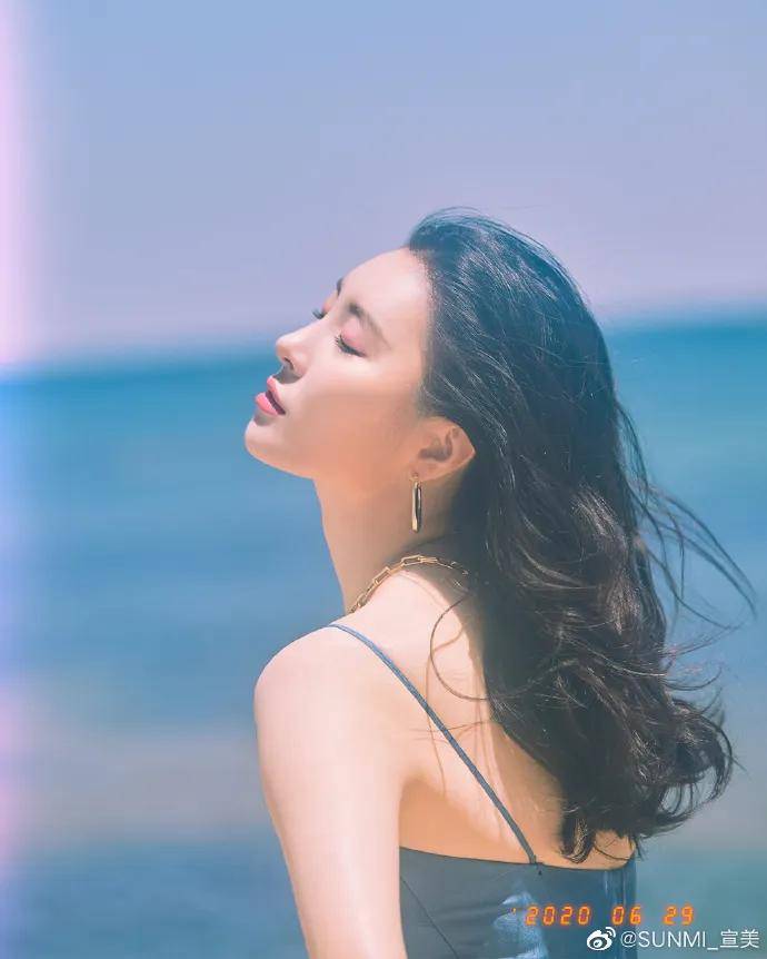 宣美|李宣美回归被质疑隆胸！不输泫雅的“南韩腿精”也要被杠？