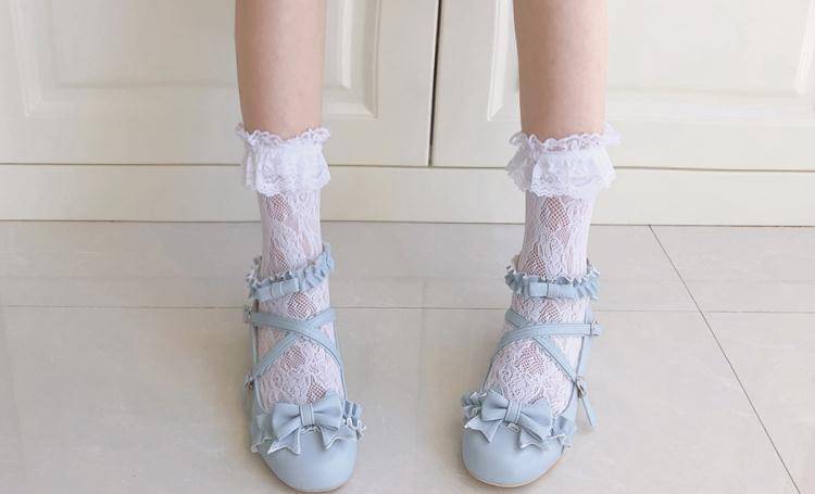 最近洛丽塔圈子很流行"蕾丝lo袜,百搭又耐看,lo娘人手一双!_袜子