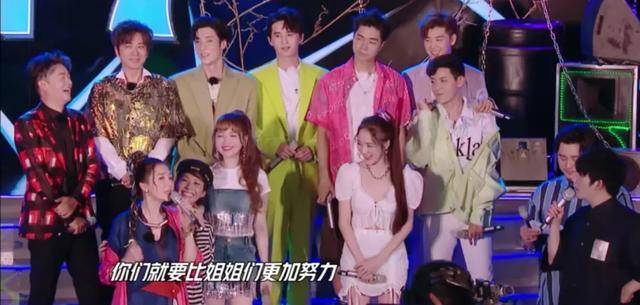 宁静|原创姐姐耍大牌？“追梦的哥”首次成团路演，宁静挂电话，沈梦辰没空