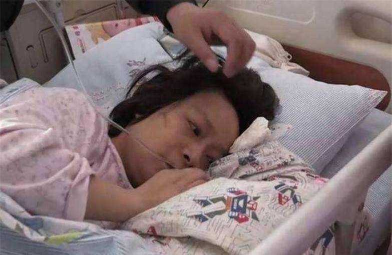 天生"鸟脸",不顾家人反对生下二胎,看到孩子的脸网友怒了
