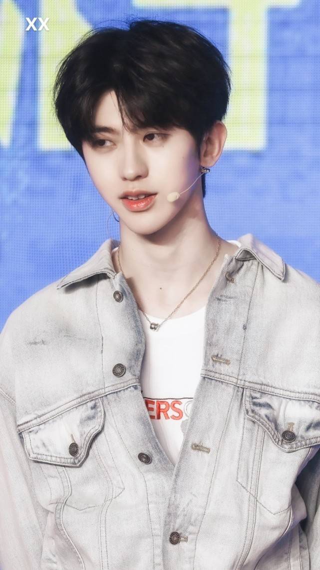 学长|原创蔡徐坤品牌活动饭拍，运动风学长坤上线！你的“夏日情人”来袭