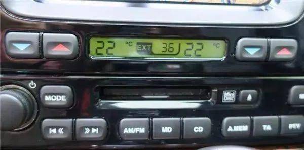 都是帅气大叔,颜值高到没朋友的捷豹xj!