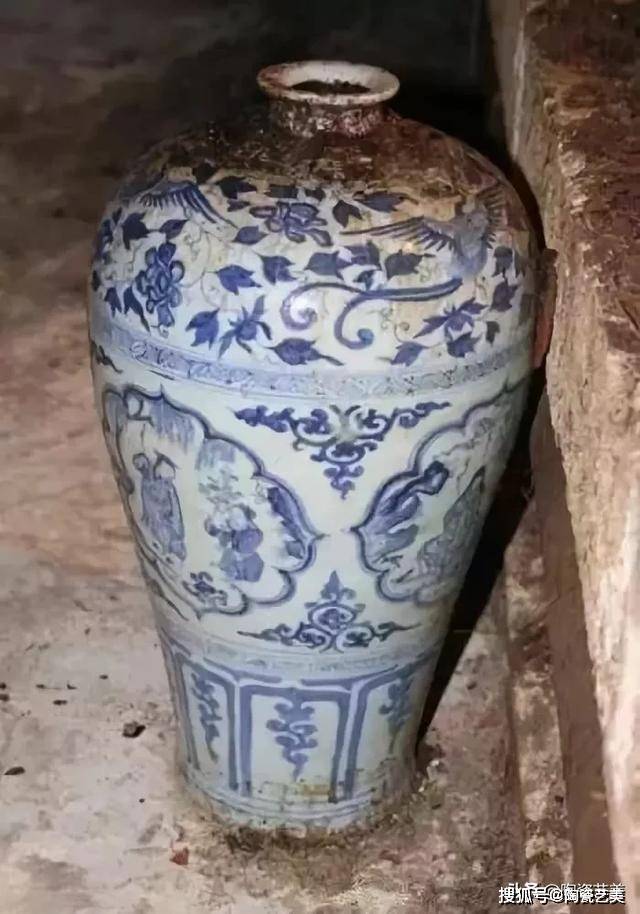 元青花四爱图梅瓶
