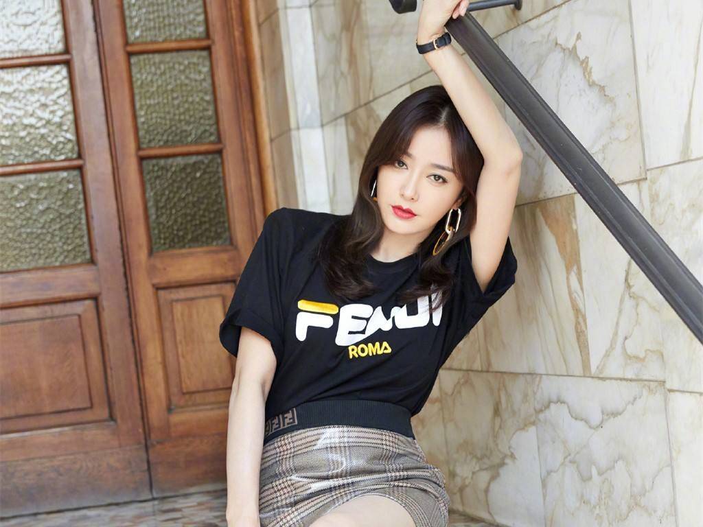 原创秦岚回怼催婚者受好评，papi酱却因生育遭嘲讽，网友的双标太明显