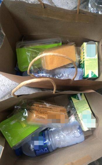 赌王公祭日犹如宫斗大戏！四房太太们送给记者