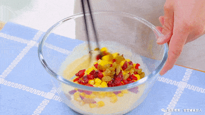 面糊|不用揉面轻松做!酸甜松软,全家人都爱1碗面粉1杯奶