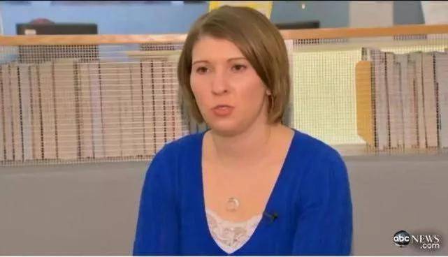 毛骨悚然！2岁被性虐，9岁被绑架，一个拴着铁链