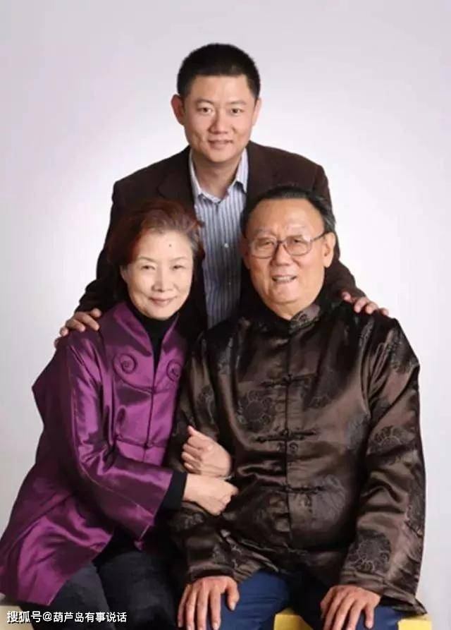 吕中为丈夫生下了一双儿女,吕中和丈夫的优秀教育使得两个孩子成长