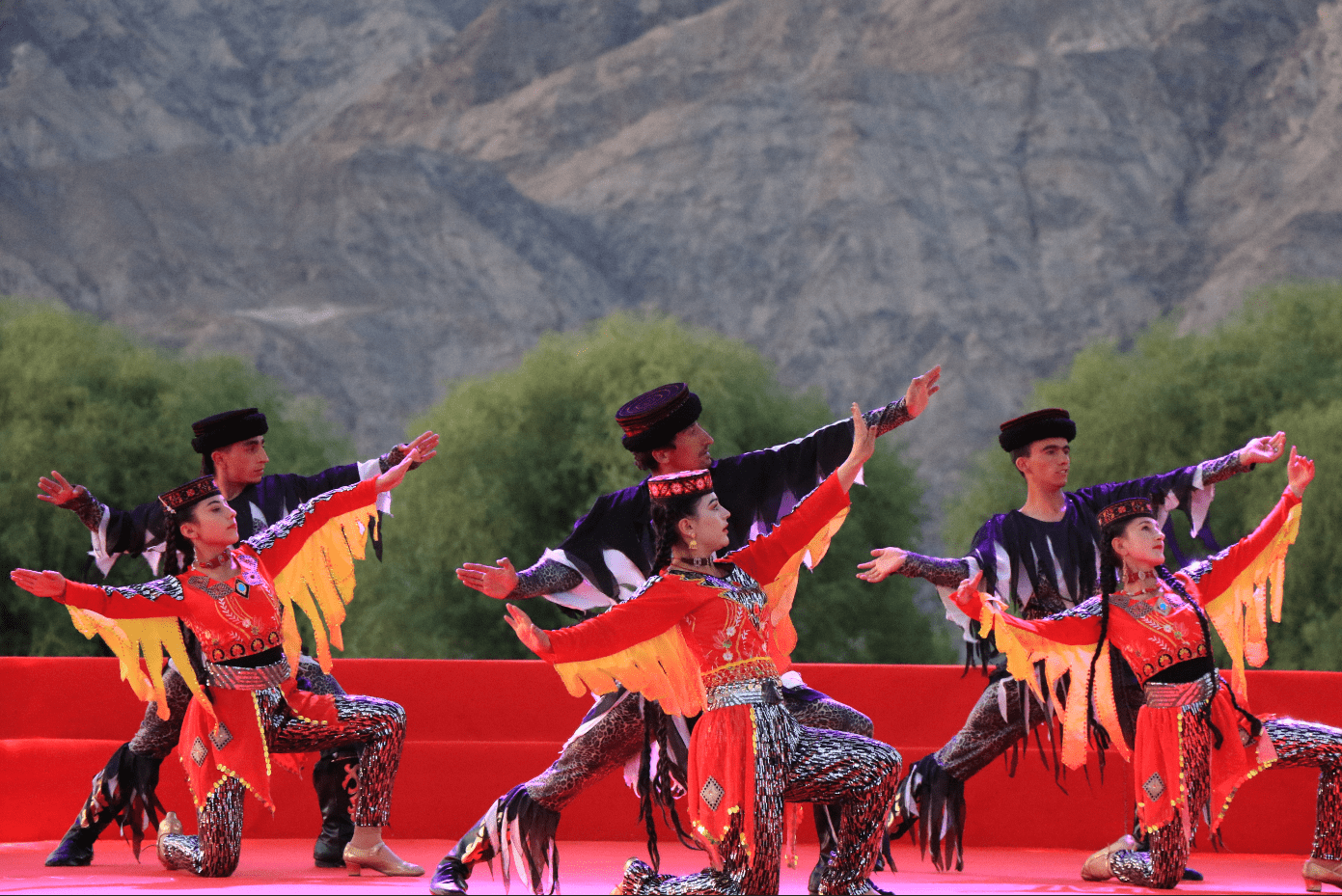 “塔吉克斯坦文化日”开幕式演出在京举行