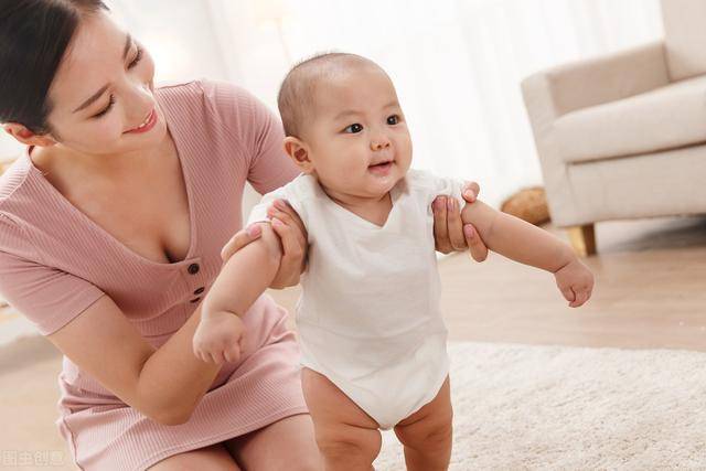 婴儿几个月会走说话 2fbd5f2451c74ec784b1133e025a379e.jpeg
