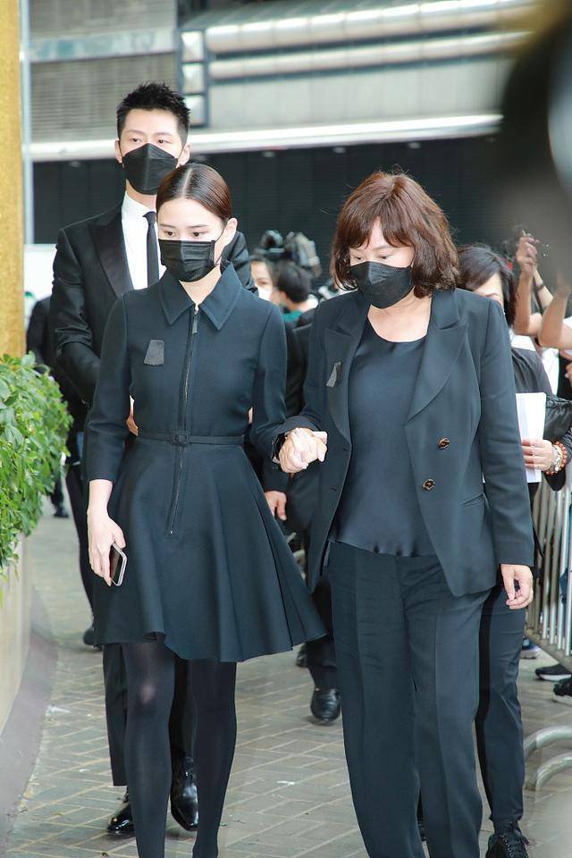 何超莲身高多少厘米 a2a4f63c45614963ad56143be493c5dc.jpeg