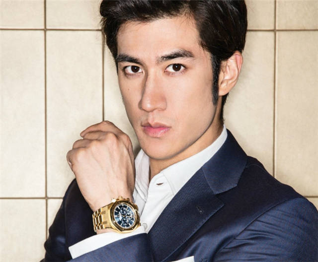 巴博斯|戴爱彼皇家橡树，开VV7 GT巴博斯！李治廷品味没得说！