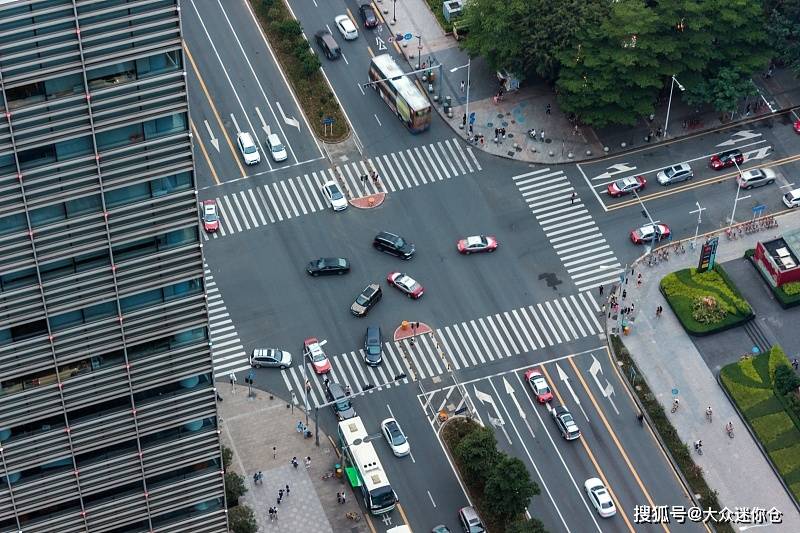 深圳限制人口离开深圳_深圳历年人口变化图(2)