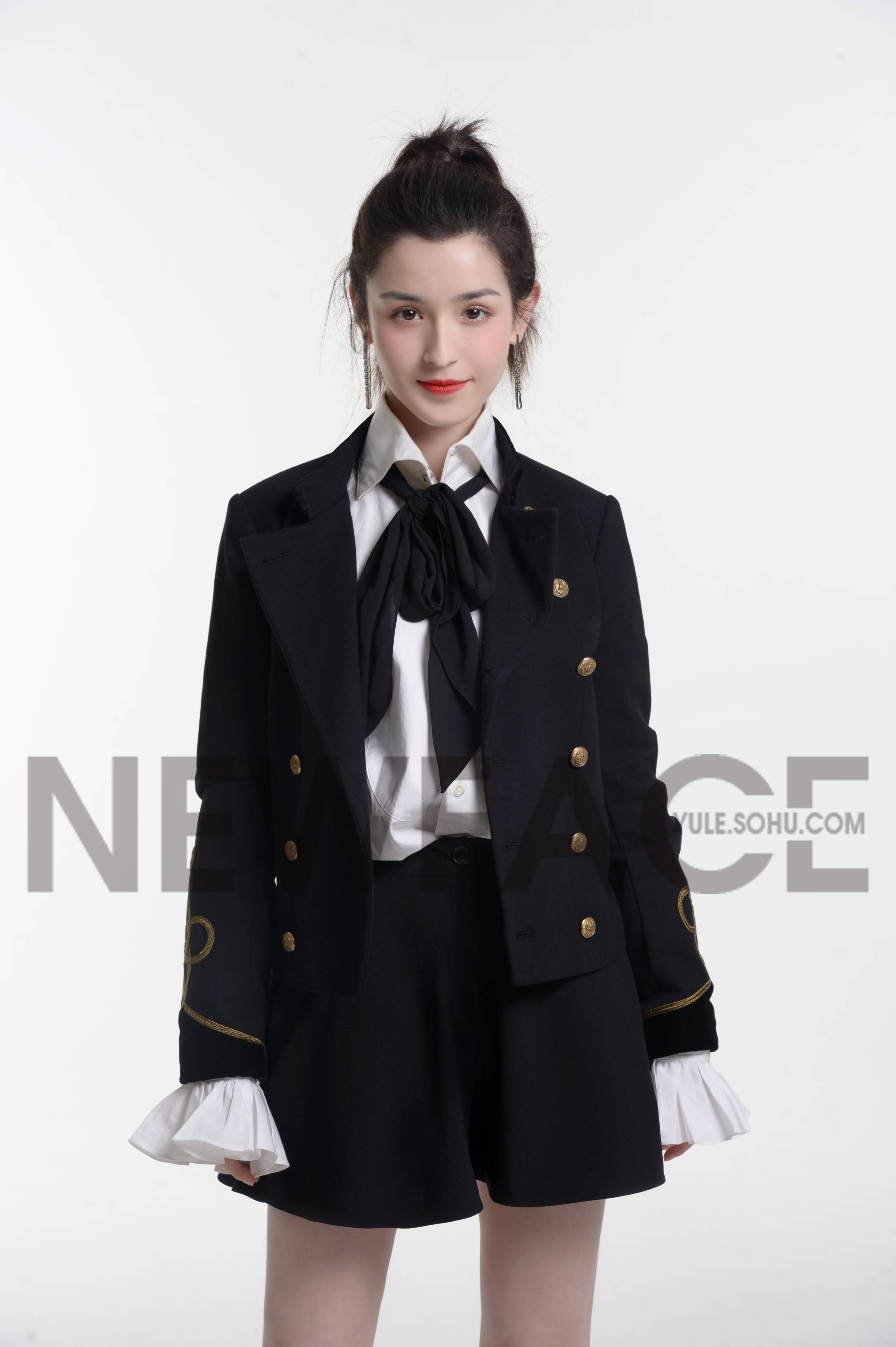 newface|哈妮克孜:从不觉得我是大美女,就正常普通长相