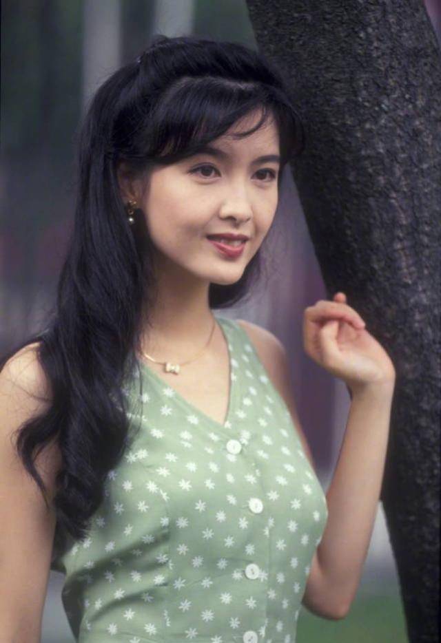 自然|她为了抗老,不生孩子不晒太阳,52岁自然老去的脸依旧惊艳