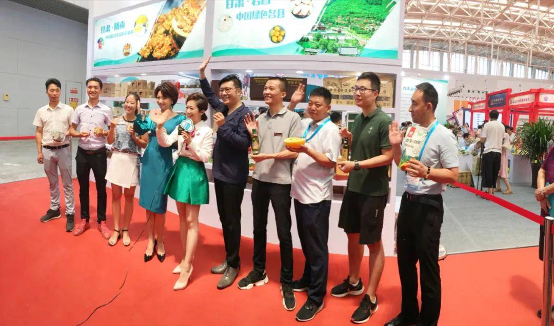 新闻座右铭 两位扶贫记者的真情告白_禹跃昆