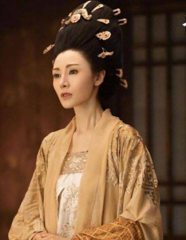 时候|李嘉欣素颜照公开,一脸憔悴很显老,这还算是“港姐巅峰”?