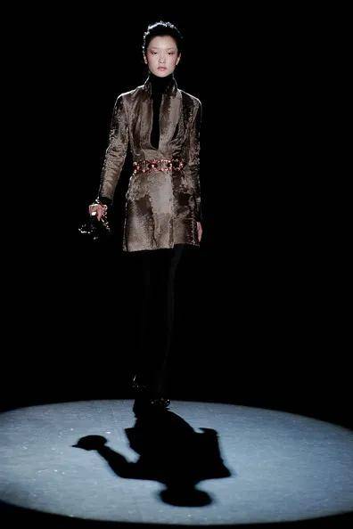 争议|杜鹃最新广告大片再上热搜惹争议，网友：杜鹃也太委屈了吧！