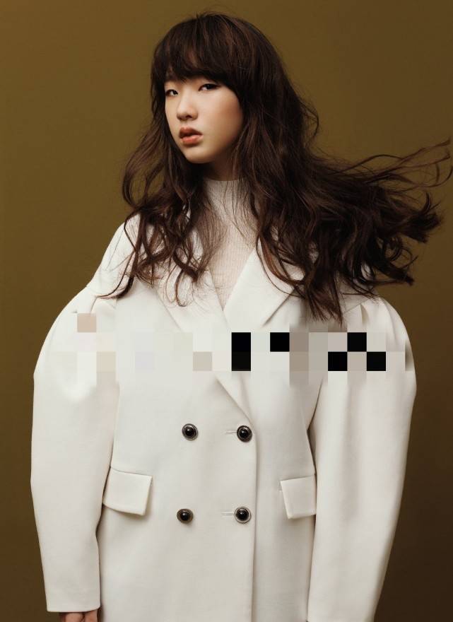 小小年纪|小S送仨女儿进娱乐圈，小小年纪接代言合拍杂志，星二代真不一般