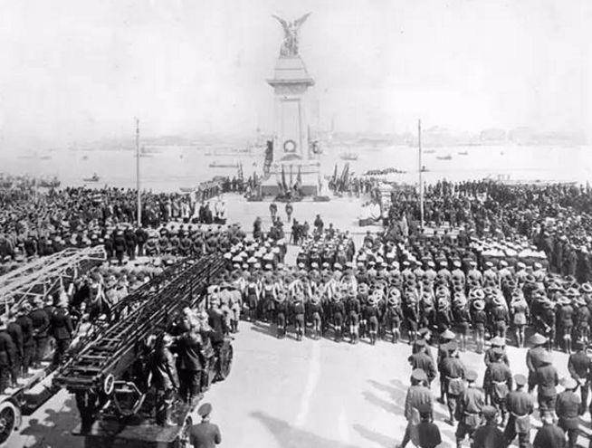 辫子|民国时期的老照片:还有普通百姓未剪掉丑陋的大辫子