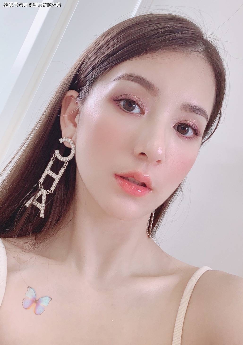 照学|方媛真是骨子里都透出富太气息，贵气妆容精致非凡，看了就想照学