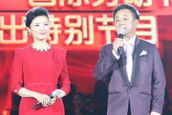 52岁前“央视一姐”周涛近照曝光,被赞逆生长