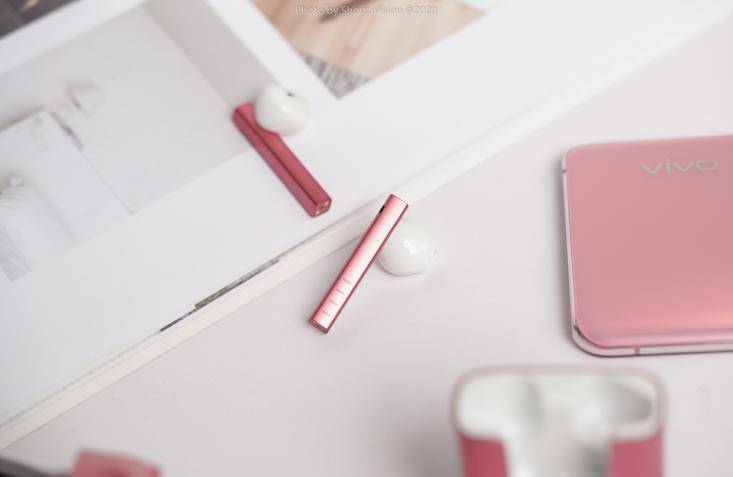 耳机|FIIL CC新出潮流猛男粉配色。可以，这很汪峰老师