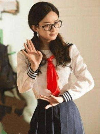 赵丽颖被导演要求穿上jk制服,看清生图下的状态,这不是未成年?