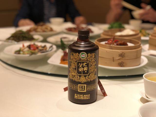 应酬聚会,过节送礼,收藏陈酿,该选择哪一款白酒?_茅台