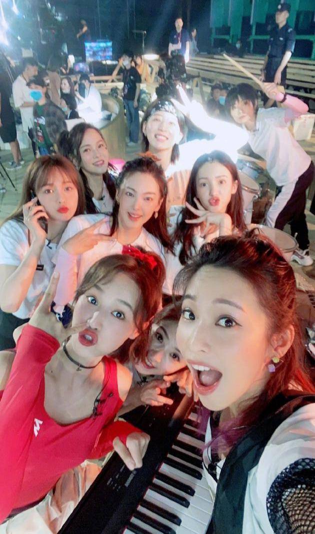 《乘风破浪的姐姐》学历列表，白冰毕业西北政