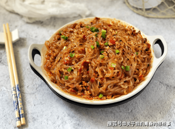 五花肉|焯水后别直接下锅！多做一步，根根分明，爽滑入味不粘锅炒粉条