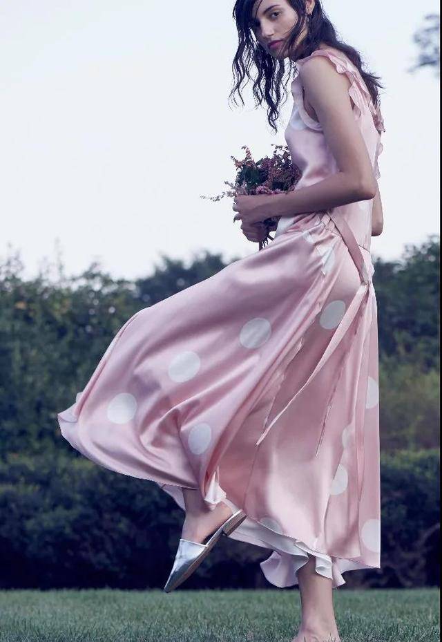 身材|＂胖＂是可以用穿衣来修饰的！不同的身材只要穿对，照样瘦成竹竿