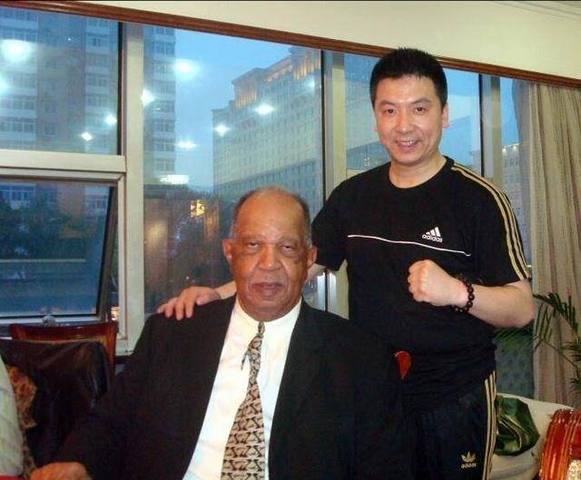 郑环宇|散打主席炮轰余昌华：你从来都是一颗臭鸡蛋，怎么包装也没用